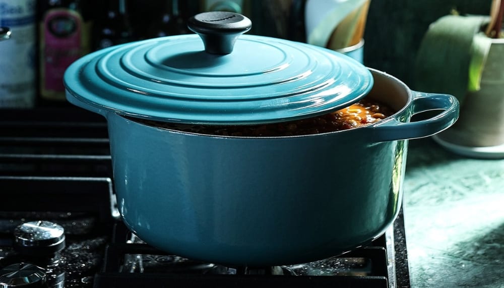 A heavy bottom pot for slow cooking without a slow cooker